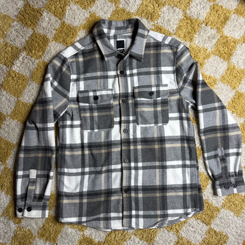 H&M Plaid Button Down Shirt in Grey/White/Cream Size Medium